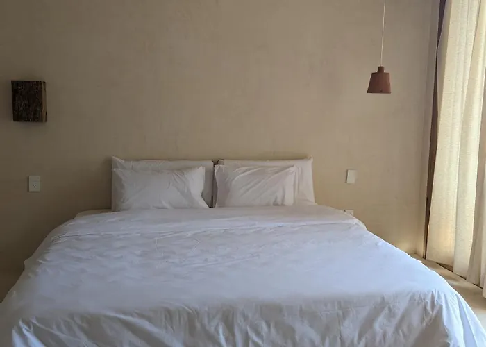 Yam Hotel