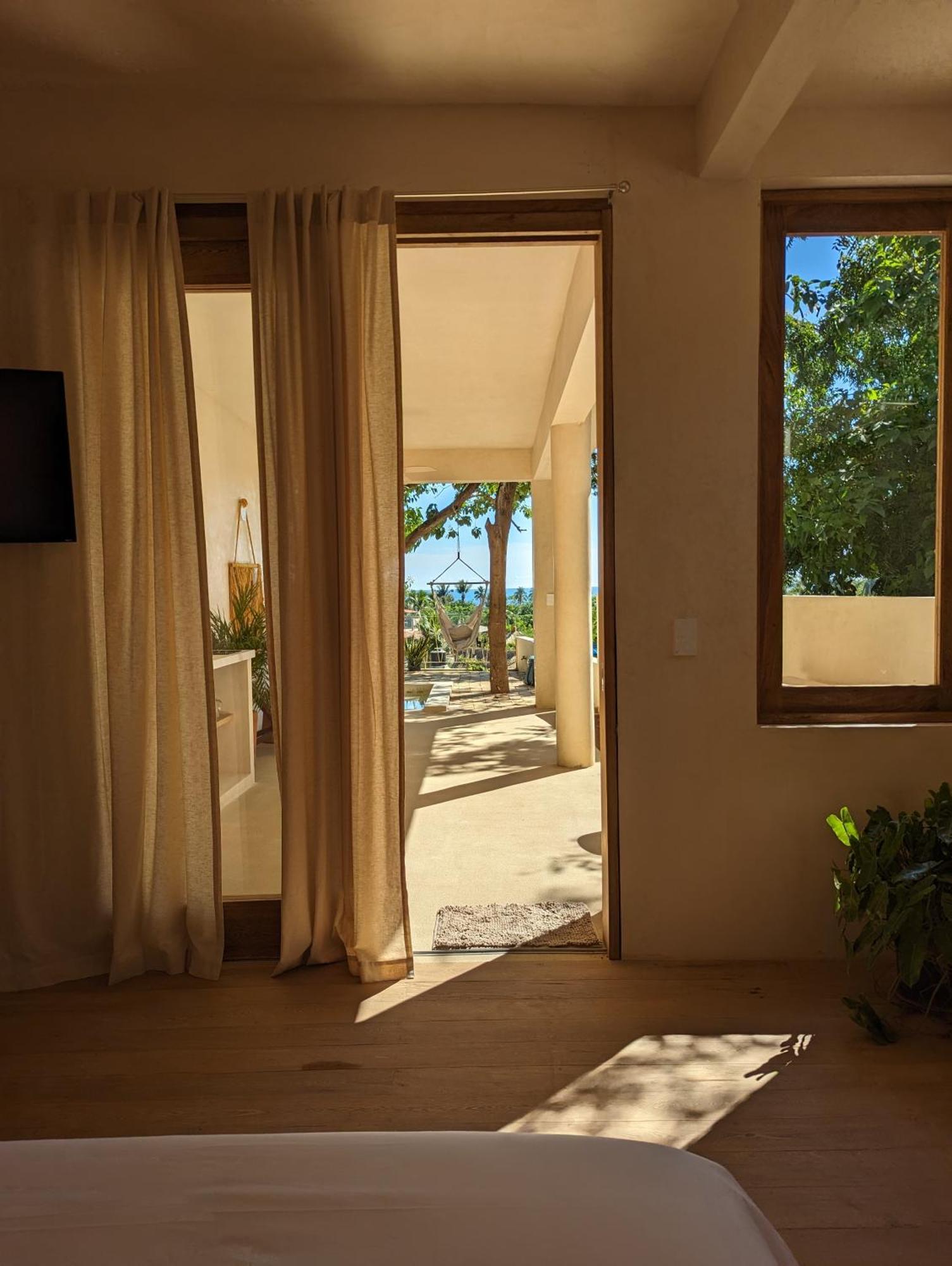 Yam Hotel