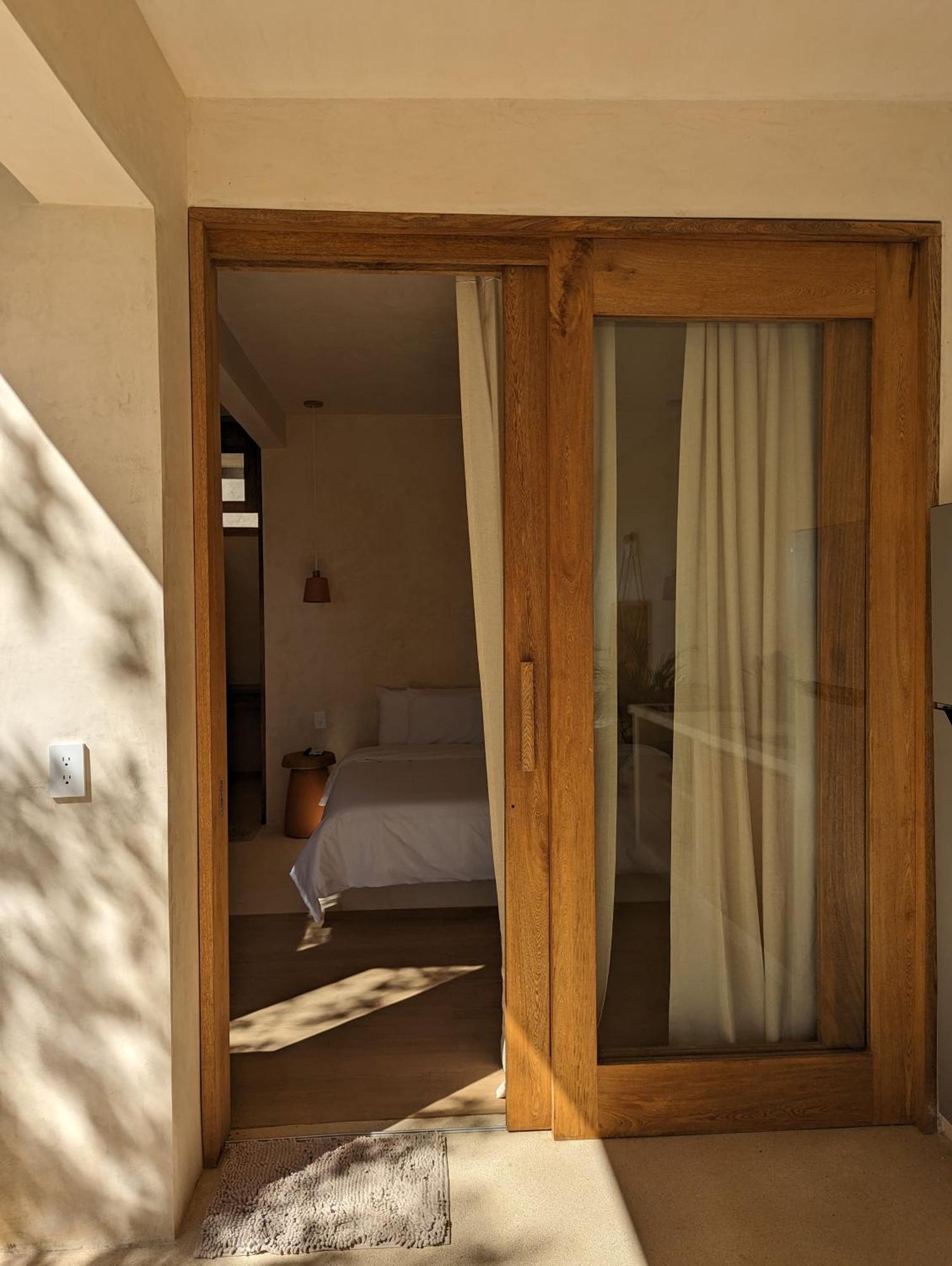 Yam Hotel
